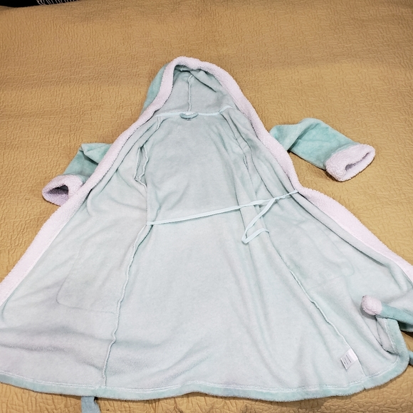 Ulta Beauty hooded robe size S/M - Picture 3 of 8